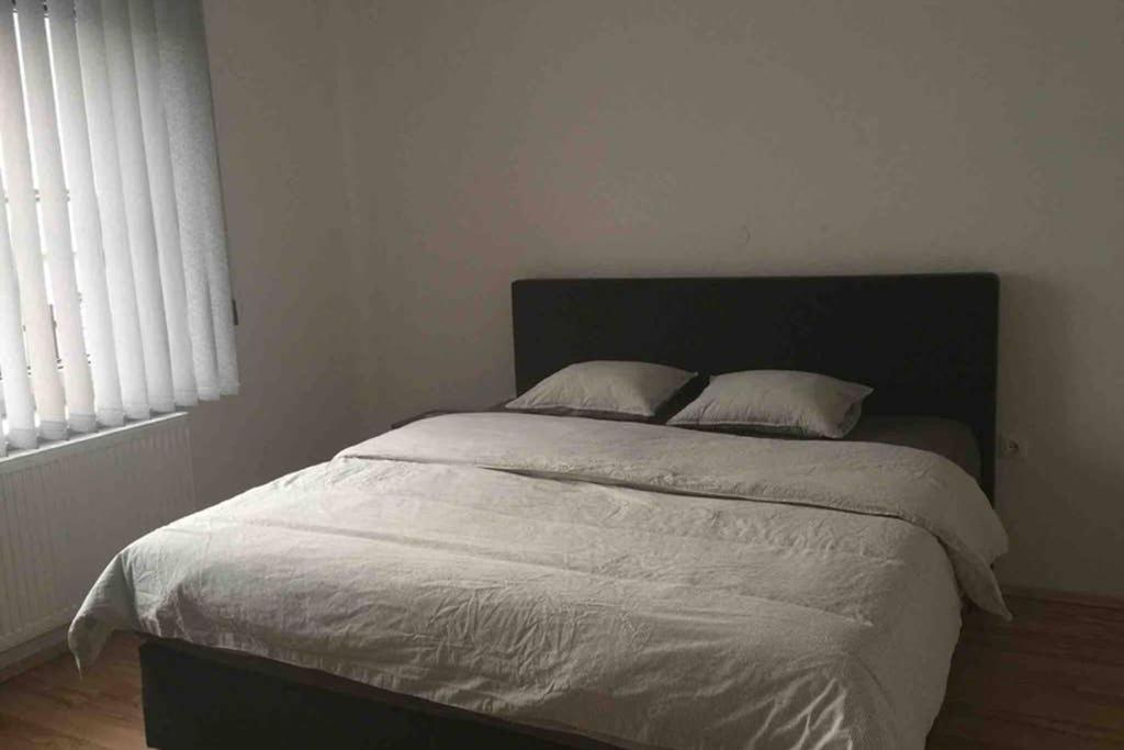 Haus Mit 3 Schlafzimmer Und Garten Amstetten Esterno foto